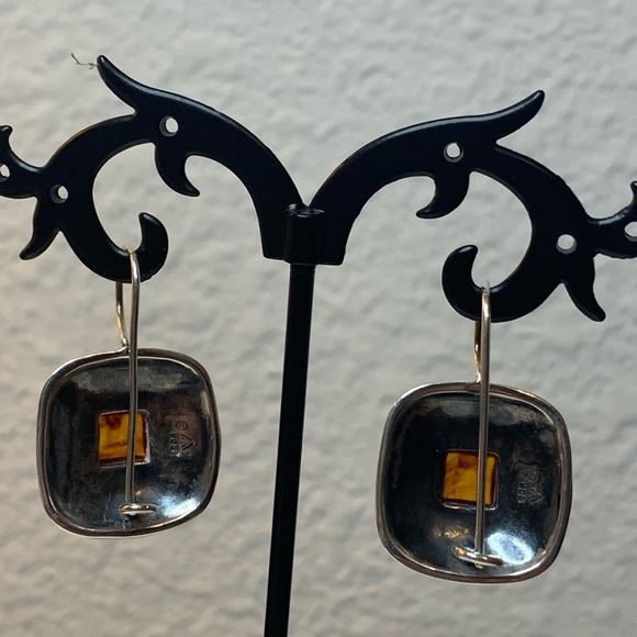 Silpada Vintage Sterling & Amber Scroll Engraved Locking Wire Earrings - Picture 7 of 14